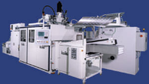 Rollen-Thermoformmaschine / zur Drinkbecher-Herstellung / automatisch / Industrie