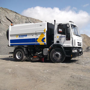 LKW-montierte Kehrmaschine 1