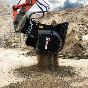 Siebschaufel / für Bagger / für Stein