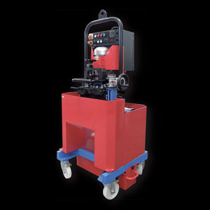 Anfasmaschine mit automatischer Zuführung