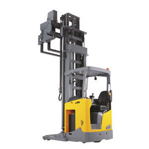 elektrischer Schubmaststapler