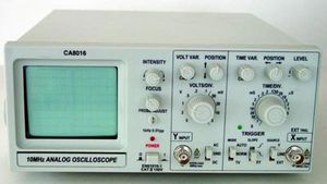 analoges Oszilloskop / Tischgerät / 2-Wege