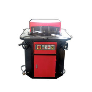 Ausklinkmaschine mit variablem Winkel