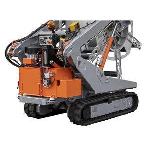 Chassis für Baustellenmaschine / auf Raupen
