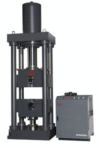 Universal-Prüfmaschine