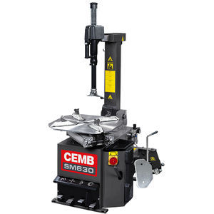 Reifenmontiermaschine für PKW 1