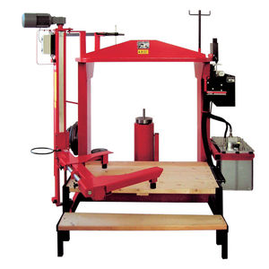 Reifenmontiermaschine für PKW 1