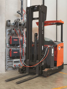 Aufwickler für Elektrokabel / einziehbar / mit offener Trommel / Aluminium