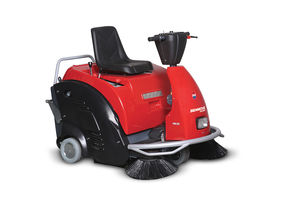 Aufsitzkehrmaschine 1