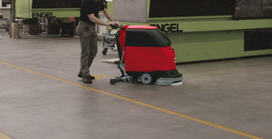 handgeführte Scheuersaugmaschine 1