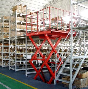 Stahlbaubühne für Paletten 1