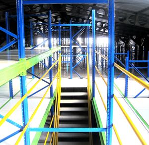 Stahlbaubühne für Lagerhallen 1