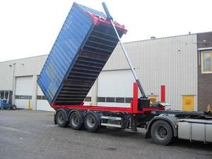 Sattelauflieger für Containertransport