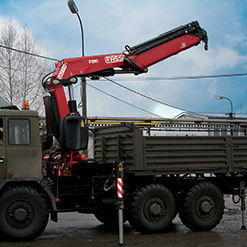 LKW-montierter Kran 1