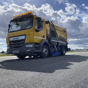 LKW-montierte Kehrmaschine