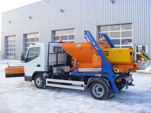 sandfarbener Streuwagen