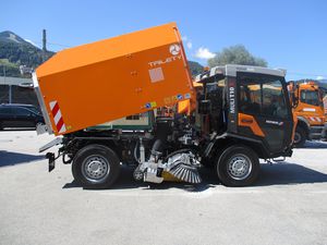 Kehrmaschine für Anbau