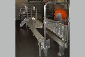 Schiebe-Laufsteg