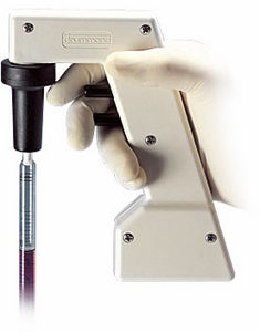 batteriebetriebener Pipettierhelfer