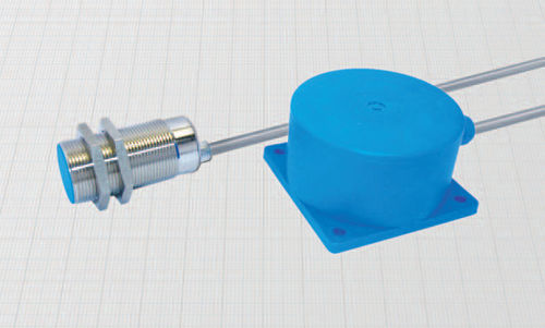 Induktiver Näherungssensor - DCAL30/4609  - BDC ELECTRONIC S.r.l. - zylinderförmig / M30 / analog