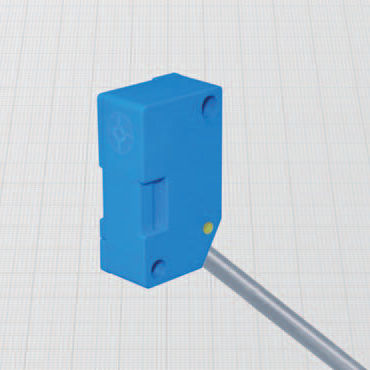 Induktiver Näherungssensor - DCAZ series - BDC ELECTRONIC S.r.l. - magnetisch-induktiv / rechteckig / PVC