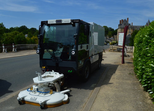 Heißwasser-Hochdruck-Strassenreinigungsfahrzeug - R 2500 - CMAR - mit Verbrennungsmotor / mit Absaugung