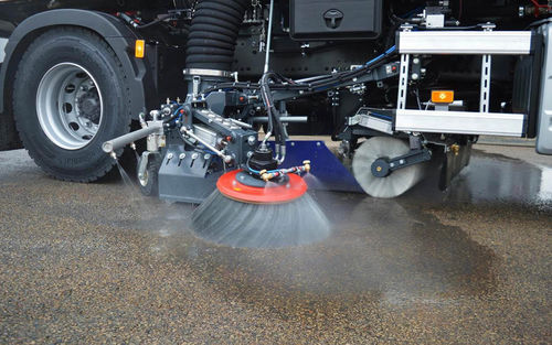 LKW-montierte Kehrmaschine - VS 07 TECH - CMAR - hydraulisch / für Außenbereich / Staub