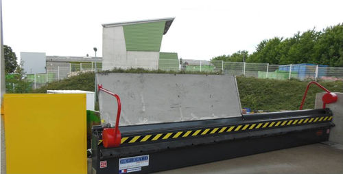 Schutzschranke - VIDOK - GILLARD SAS - für Laderampe / für Mülldeponie / stationär