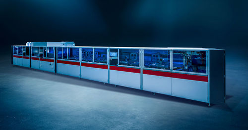 Automatische Beschichtungsanlage - Schneider Optical Machines