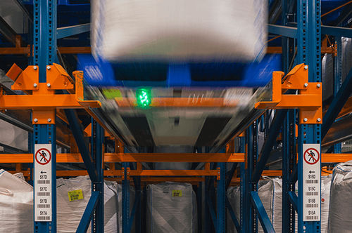 Automatisierter RGV - Nedcon France sas - Paletten
