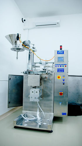 Vertikale Absackmaschine - Omniprojekt doo, Vrnjačka Banja, Srbija - Flow-Pack / automatisch / für die Lebensmittelindustrie