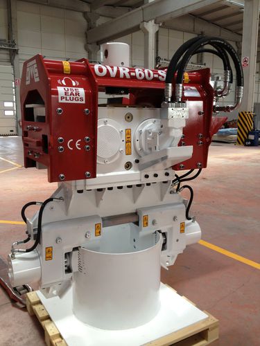 Hydraulische Pfahlramme - OVR 60 S  - OMS Pile Driving Equipment GmbH. - Vibration / baggermontiert