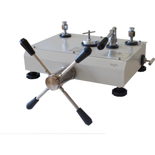 Hydraulischer Druckkomparator - LPC 8000 - Leyro Instruments - für die Druckkalibration