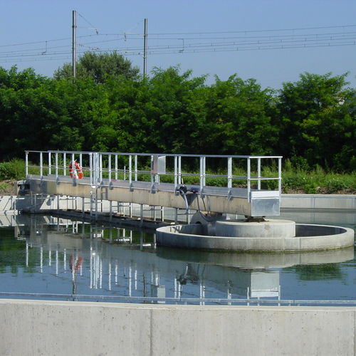 Rundes Klärbecken - EUROPELEC - mit Saugräumerbrücke