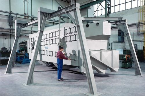 Siebmaschine für die holzverarbeitende Industrie - JUMBO - ALLGAIER PROCESS TECHNOLOGY - zur industriellen Anwendung / lineare Schwingungen / für Schüttgut