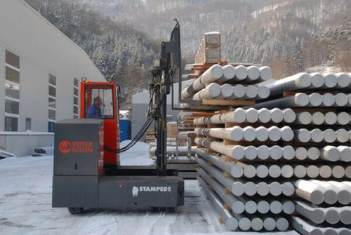 Elektrischer Seitenstapler - STAMPEDE - BULMOR industries - Sitz / für Außenbereich / für Materialumschlag