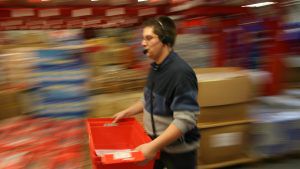 Pick-by-Voice-Kommissionieranlage - KNAPP