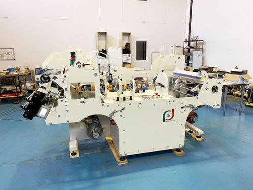 Schrumpfschlauch-Verschließmaschine / aus OPS - TBR3 BASIC - FADA ITALIA SRL - PET / PVC / mit Schmelzklebstoff-Applikator