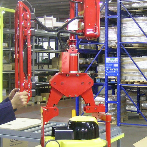 Manipulator für elektromechanische Arbeiten - DALMEC - pneumatisch / mit Greifsystem / für Elektrogeräte