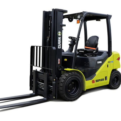 Elektrischer Gabelstapler - SXE series - CLARK Material Handling - Sitz / für enge Durchgänge / für Palette