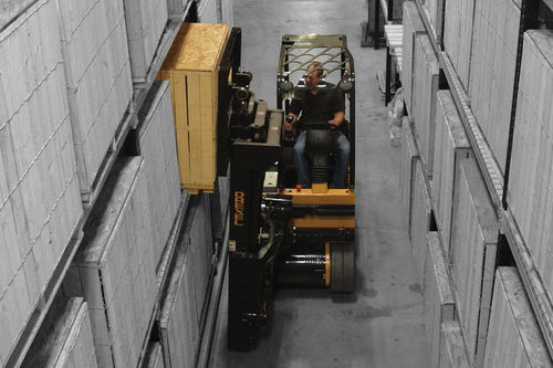 Elektrischer Seitenstapler - SLx0AC series - Landoll - Sitz / für Materialumschlag / für enge Durchgänge