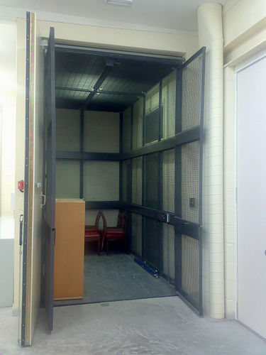 Hydraulischer Lastenaufzug - Edmolift UK Ltd - Plattform