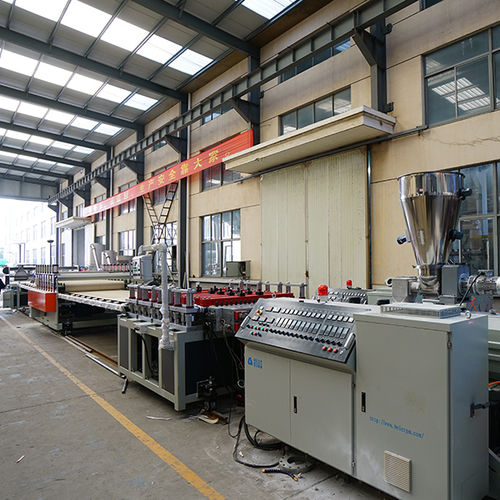 Mehrschicht-Extrusionsanlage - JIANGSU BEIER MACHINERY CO.,LTD - mit Wasserkühlung / Doppelschnecken / Kunststoffplatten