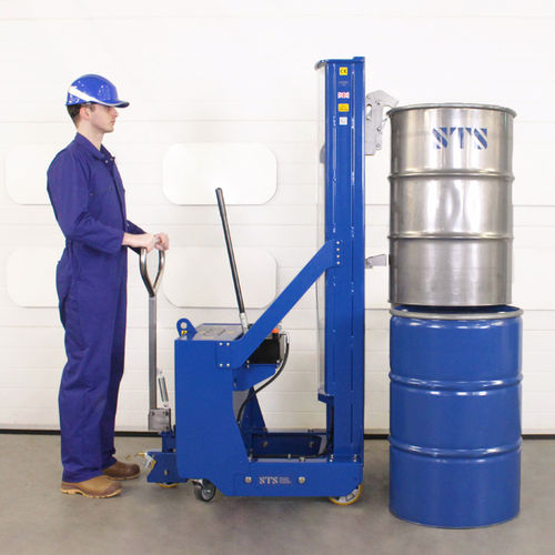 Manueller Fassheber - DTP08-R1260 - STS - Bespoke Handling Equipment - Kurbel / mit Gegengewicht / mit Greifsystem
