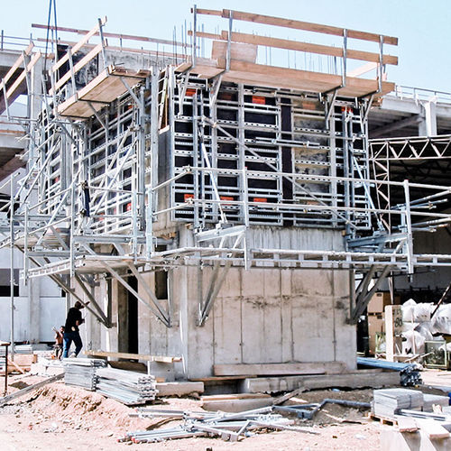 Arbeitsplattform - Farina Formworks ITALY | Formworks | Props | Scaff - hängend / für Schalungen