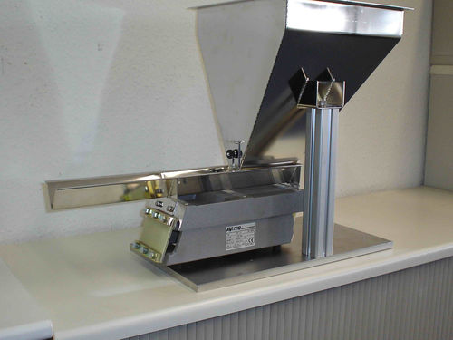 Schüttgut-Spender - AViTEQ Vibrationstechnik GmbH - kompakt / gesichert
