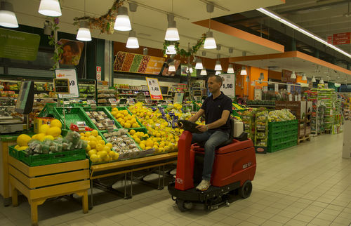 Aufsitz-Scheuersaugmaschine - Kilo - RCM S.p.A. - batteriebetrieben