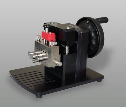 Ausklinkmaschine - ZwickRoell GmbH & Co. KG
