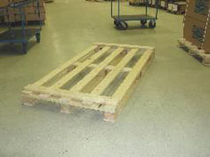 Holzpalette - Nefab - ISO / Industrie