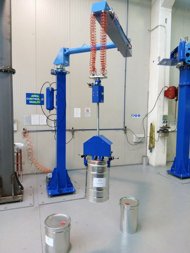 Pneumatischer Manipulator - manipolatore con ganasce  - FAMATEC - mit Greifsystem / für Fässer / Säulen